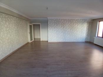 GÜVENAY - ÇORUM  ULUKAVAK MAH. EŞREF HOCA CADDESİ ÜZERİ  4+1 LÜKS KİRALIK DAİRE 