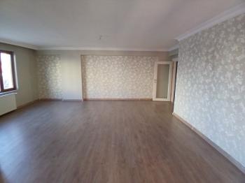 GÜVENAY - ÇORUM  ULUKAVAK MAH. EŞREF HOCA CADDESİ ÜZERİ  4+1 LÜKS KİRALIK DAİRE 