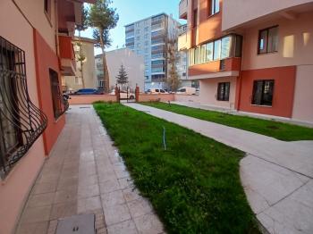 GÜVENAY - ÇORUM  ULUKAVAK MAH. EŞREF HOCA CADDESİ ÜZERİ  4+1 LÜKS KİRALIK DAİRE 