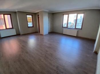 GÜVENAY - ÇORUM  ULUKAVAK MAH. EŞREF HOCA CADDESİ ÜZERİ  4+1 LÜKS KİRALIK DAİRE 