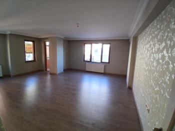 GÜVENAY - ÇORUM  ULUKAVAK MAH. EŞREF HOCA CADDESİ ÜZERİ  4+1 LÜKS KİRALIK DAİRE 