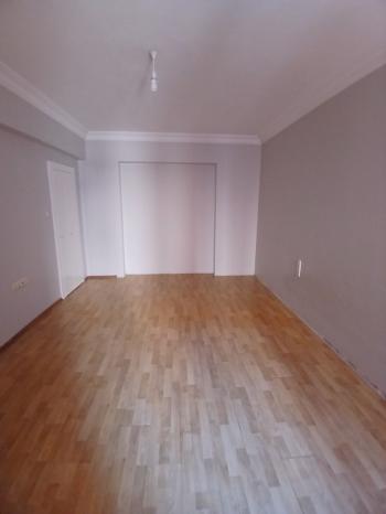 GÜVENAY - ÇORUM  ULUKAVAK MAH. EŞREF HOCA CADDESİ ÜZERİ  4+1 LÜKS KİRALIK DAİRE 