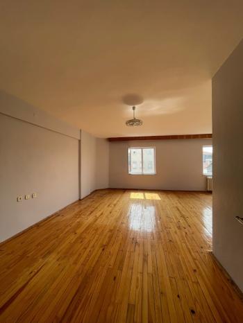 GÜVENAY - ÇORUM ULUKAVAK  MAH. DR.İLHAN GÜREL CADDESİ ÜZERİ 3+1 KİRALIK DAİRE 