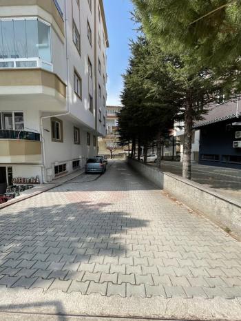 GÜVENAY - ÇORUM ULUKAVAK  MAH. DR.İLHAN GÜREL CADDESİ ÜZERİ 3+1 KİRALIK DAİRE 
