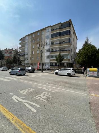 GÜVENAY - ÇORUM ULUKAVAK  MAH. DR.İLHAN GÜREL CADDESİ ÜZERİ 3+1 KİRALIK DAİRE 