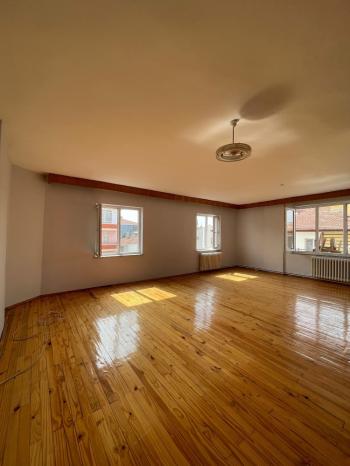 GÜVENAY - ÇORUM ULUKAVAK  MAH. DR.İLHAN GÜREL CADDESİ ÜZERİ 3+1 KİRALIK DAİRE 