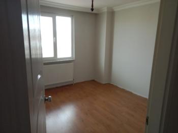 GÜVENAY - ÇORUM BAHÇELİEVLER M. AKİF ERSOY 1. CADDE ÜZERİ KİRALIK 3+1
