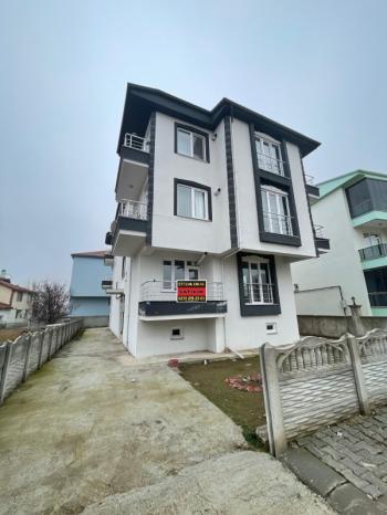 AFYON ÜÇOK EMLAKTAN MAREŞAL F ÇAKMAK MAH 3+1 115M²  SIFIR AYARINDA SATILIK DAİRE