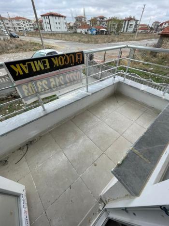 AFYON ÜÇOK EMLAKTAN MAREŞAL F ÇAKMAK MAH 3+1 115M²  SIFIR AYARINDA SATILIK DAİRE