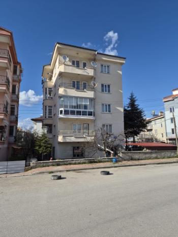 AFYON ÜÇOK EMLAKTAN EŞREFPAŞA MAH 2+1 90M² TEMİZ BAKIMLI KİRALIK DAİRE 