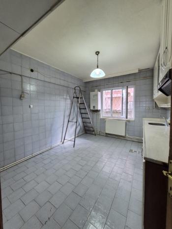 AFYON ÜÇOK EMLAKTAN EŞREFPAŞA MAH 2+1 90M² TEMİZ BAKIMLI KİRALIK DAİRE 