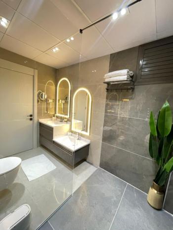 AFYON ÜÇOK EMLAKTAN ERKMEN DE SIFIR AYARINDA 3+1 130M² SATILIK DAİRE 