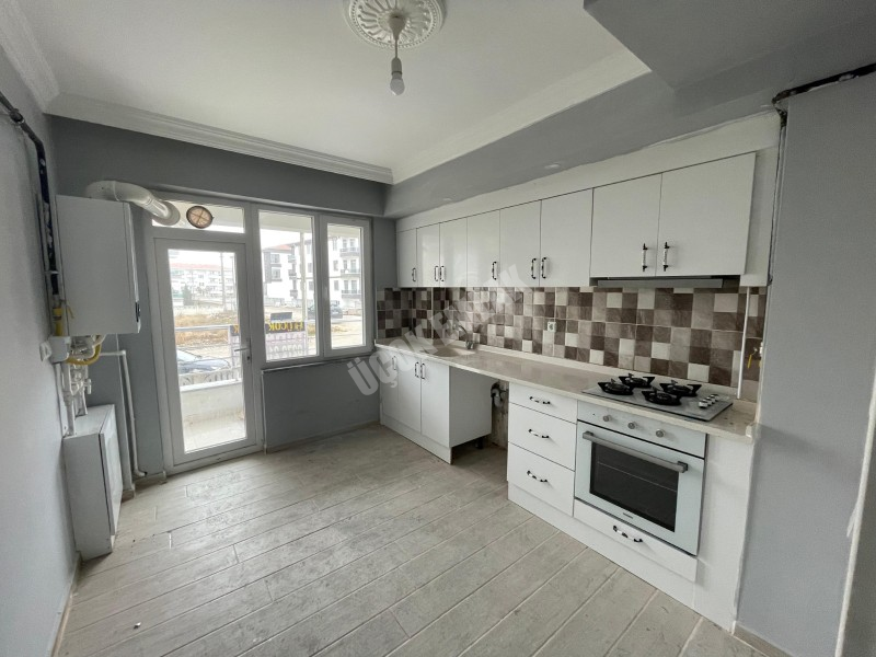 AFYON ÜÇOK EMLAKTAN MAREŞAL F ÇAKMAK MAH 3+1 115M²  SIFIR AYARINDA SATILIK DAİRE