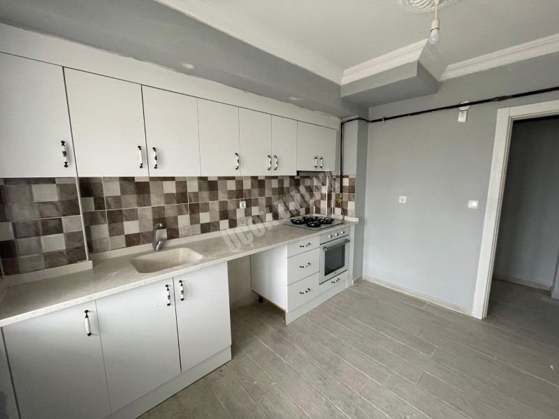 AFYON ÜÇOK EMLAKTAN MAREŞAL F ÇAKMAK MAH 3+1 115M²  SIFIR AYARINDA SATILIK DAİRE