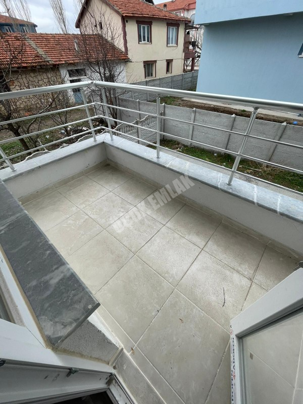 AFYON ÜÇOK EMLAKTAN MAREŞAL F ÇAKMAK MAH 3+1 115M²  SIFIR AYARINDA SATILIK DAİRE