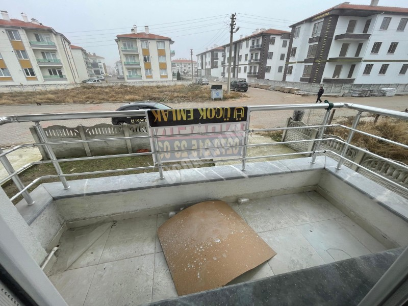 AFYON ÜÇOK EMLAKTAN MAREŞAL F ÇAKMAK MAH 3+1 115M²  SIFIR AYARINDA SATILIK DAİRE