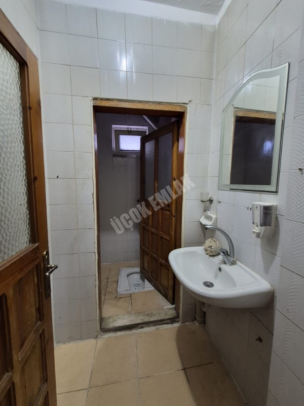 AFYON ÜÇOK EMLAKTAN EŞREFPAŞA MAH 2+1 90M² TEMİZ BAKIMLI KİRALIK DAİRE 