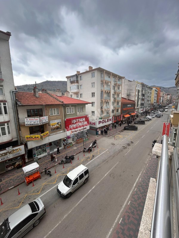 AFYON ÜÇOK EMLAKTAN DUMLUPINAR MAH TEMİZ BALKIMLI GENİŞ 4+1 171M² SATILIK DAİRE 
