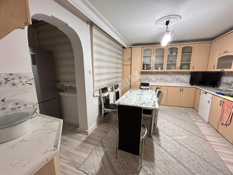 AFYON ÜÇOK EMLAKTAN DUMLUPINAR MAH TEMİZ BALKIMLI GENİŞ 4+1 171M² SATILIK DAİRE 