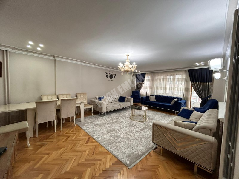 AFYON ÜÇOK EMLAKTAN DUMLUPINAR MAH TEMİZ BALKIMLI GENİŞ 4+1 171M² SATILIK DAİRE 