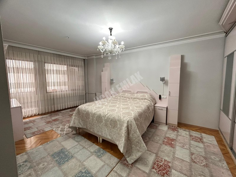 AFYON ÜÇOK EMLAKTAN DUMLUPINAR MAH TEMİZ BALKIMLI GENİŞ 4+1 171M² SATILIK DAİRE 