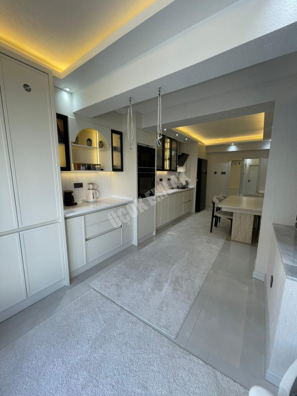 AFYON ÜÇOK EMLAKTAN ERKMEN DE SIFIR AYARINDA 3+1 130M² SATILIK DAİRE 