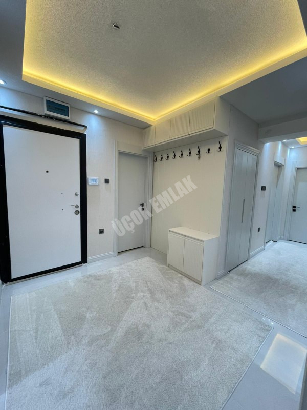 AFYON ÜÇOK EMLAKTAN ERKMEN DE SIFIR AYARINDA 3+1 130M² SATILIK DAİRE 