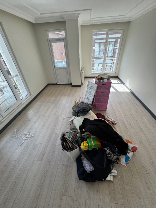 Binevler'de Metro'ya 5 Dk Asansörlü 4+1 Boş Satılık Dubleks