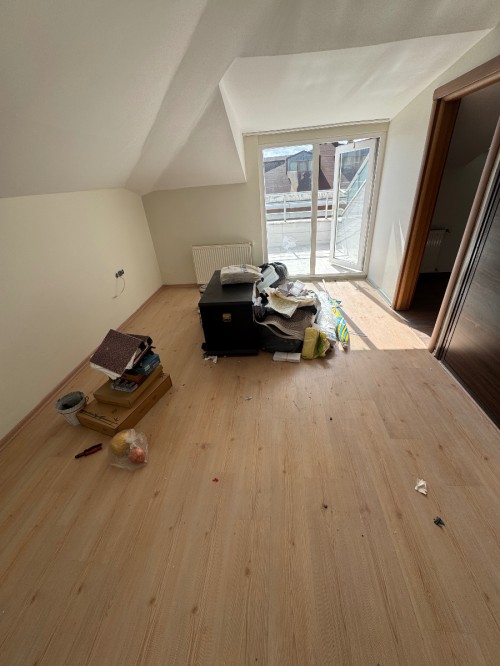 Binevler'de Metro'ya 5 Dk Asansörlü 4+1 Boş Satılık Dubleks