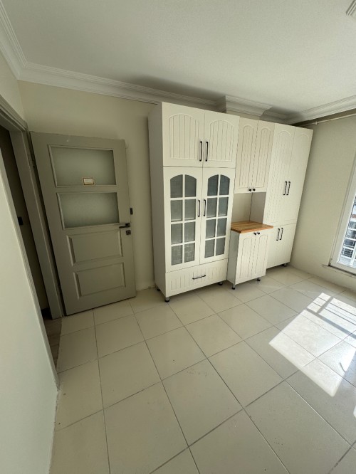 Binevler'de Metro'ya 5 Dk Asansörlü 4+1 Boş Satılık Dubleks