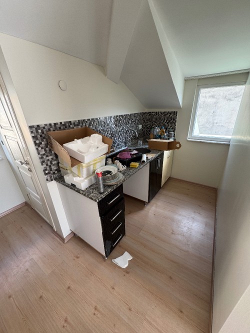 Binevler'de Metro'ya 5 Dk Asansörlü 4+1 Boş Satılık Dubleks