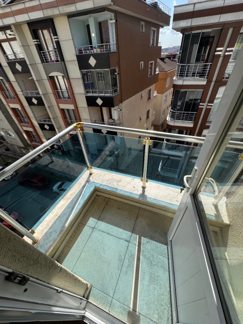 Binevler'de Metro'ya 5 Dk Asansörlü 4+1 Boş Satılık Dubleks