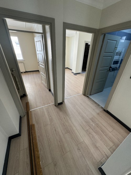 Binevler'de Metro'ya 5 Dk Asansörlü 4+1 Boş Satılık Dubleks