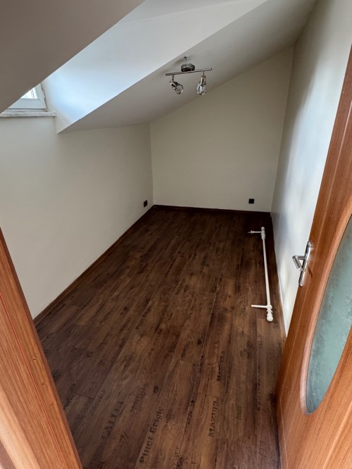 Binevler'de Metro'ya 5 Dk Asansörlü 4+1 Boş Satılık Dubleks