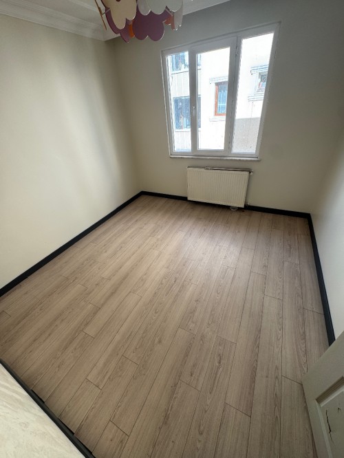 Binevler'de Metro'ya 5 Dk Asansörlü 4+1 Boş Satılık Dubleks