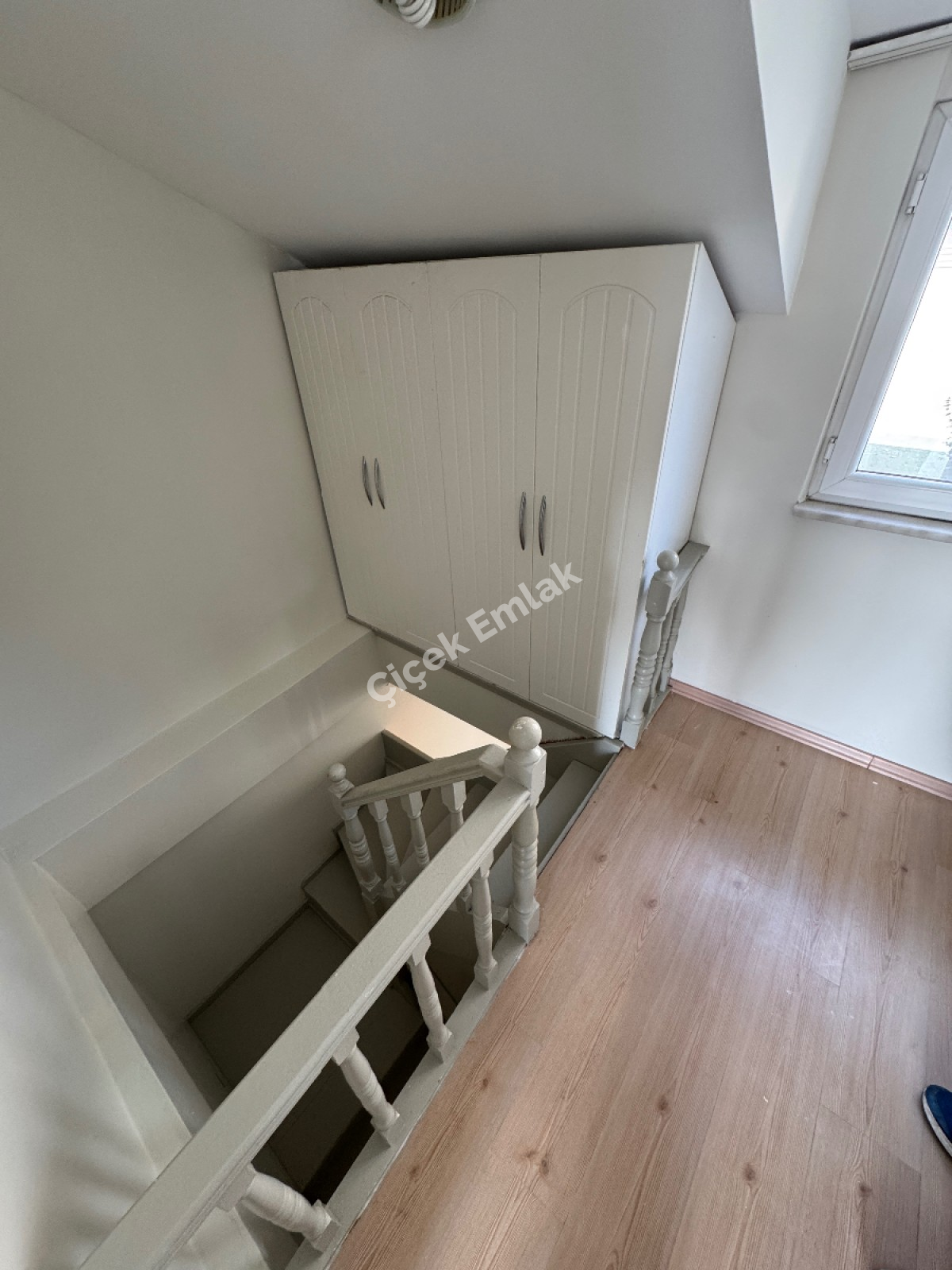 Binevler'de Metro'ya 5 Dk Asansörlü 4+1 Boş Satılık Dubleks