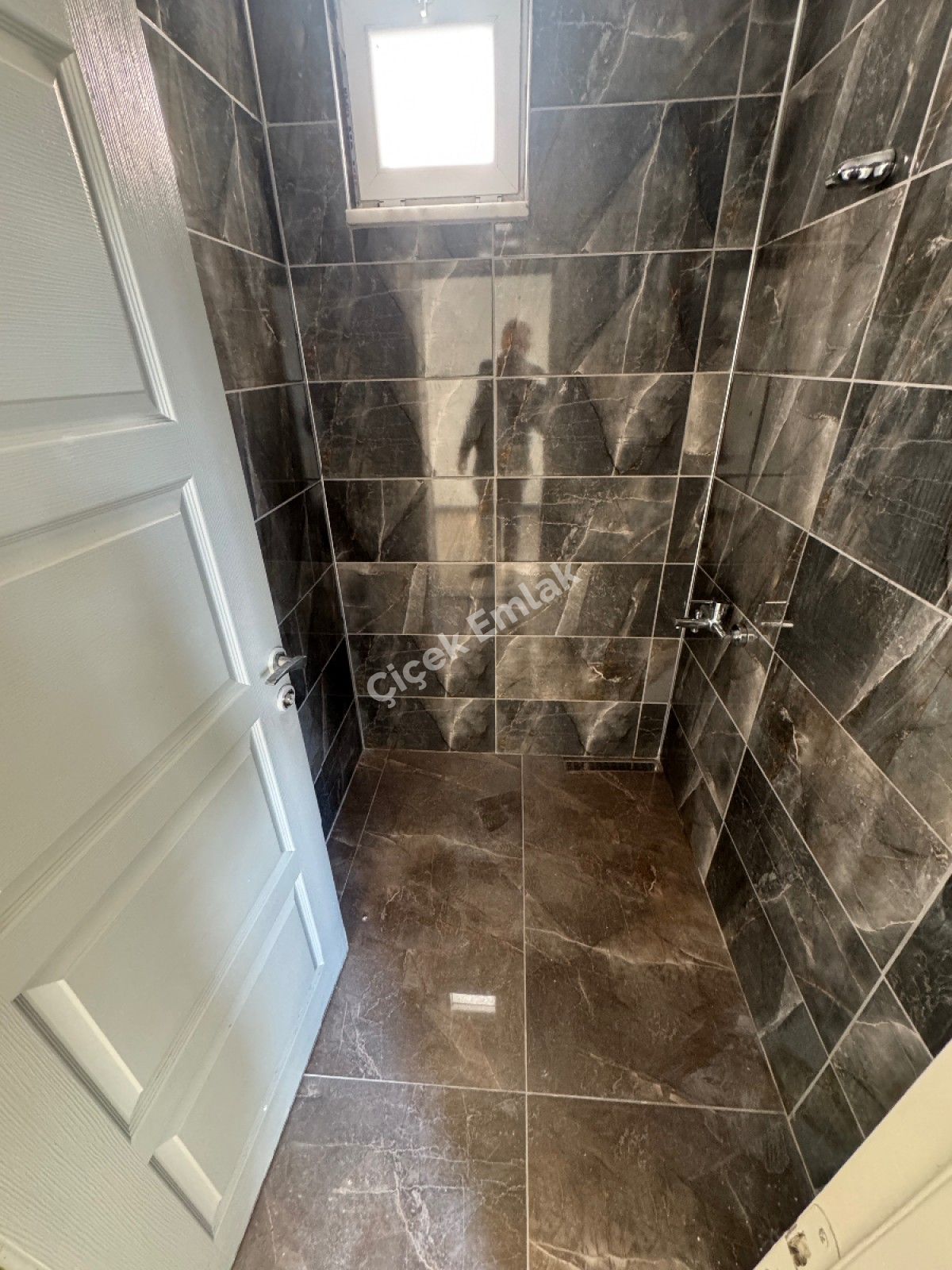 Binevler'de Metro'ya 5 Dk Asansörlü 4+1 Boş Satılık Dubleks