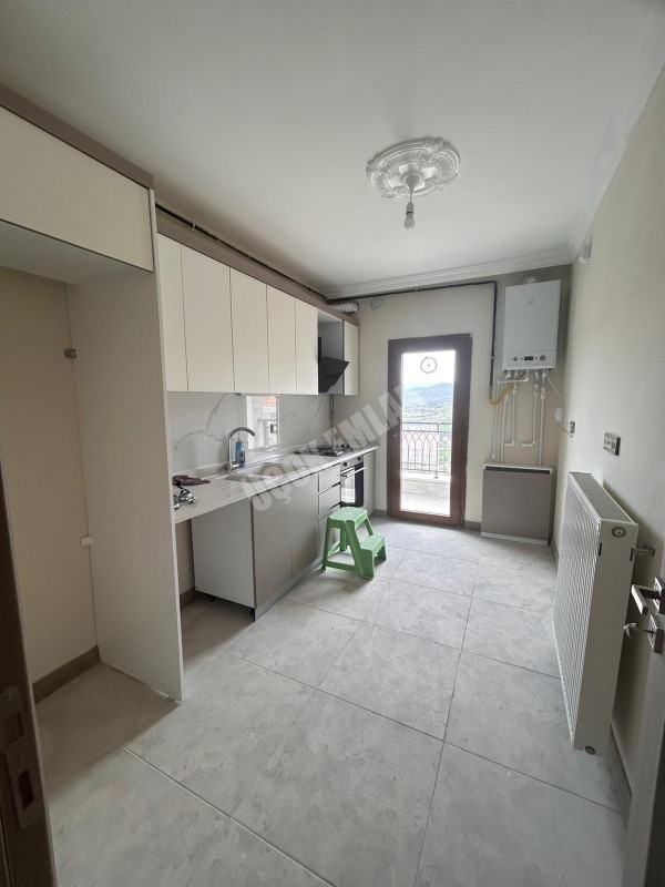 AFYON ÜÇOK EMLAKTAN KANLICA GÖKÇE TOKİ KONUTLARINDA SIFIR 2+1 80M² KİRALIK DAİRE 