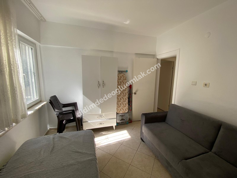 Didim Altınkum  Karakol caddesinde denize yürüme mesafesinde 2+1 daire
