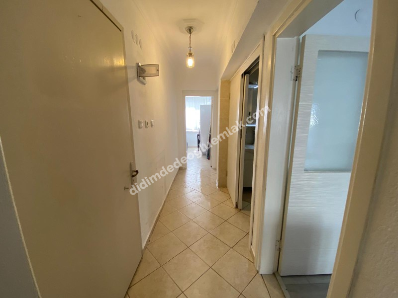 Didim Altınkum  Karakol caddesinde denize yürüme mesafesinde 2+1 daire