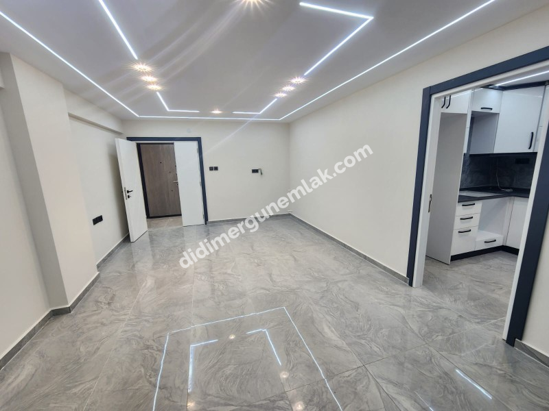 ÇAMLIK MAHALLESİ’NDE DENİZE SADECE 500 METRE! 2+1 AYRI MUTFAK | YENİ TADİLATLI | LÜKS YAPILI FIRSAT DAİRE!