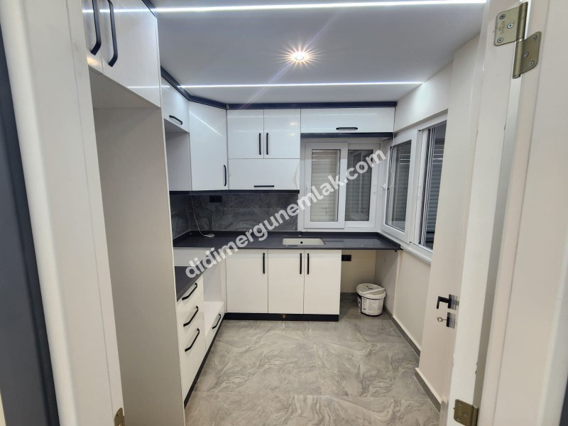 ÇAMLIK MAHALLESİ’NDE DENİZE SADECE 500 METRE! 2+1 AYRI MUTFAK | YENİ TADİLATLI | LÜKS YAPILI FIRSAT DAİRE!