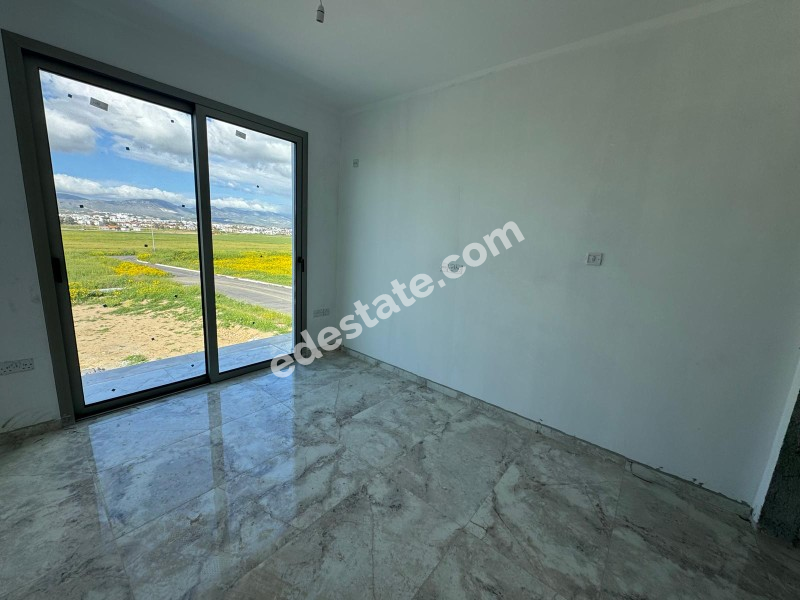 Lefkoşa Batıkent'de TÜRK KOÇANLI 3+1 Satılık İkiz Villa