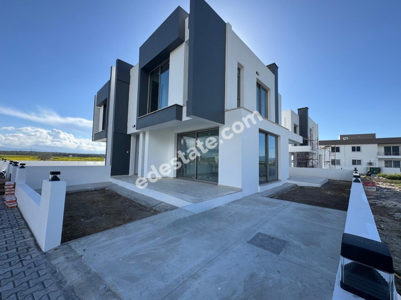 Lefkoşa Batıkent\\\\\\\\\\\\\\\'de TÜRK KOÇANLI 3+1 Satılık İkiz Villa