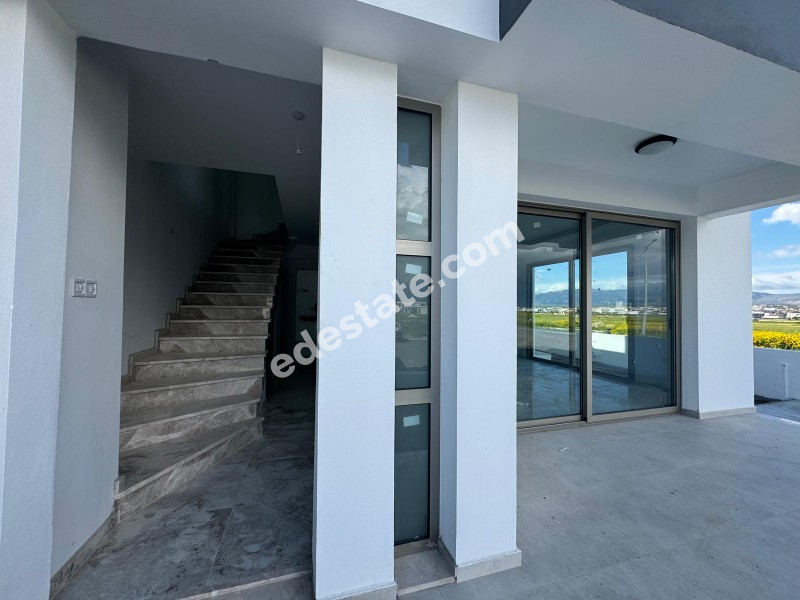 Lefkoşa Batıkent'de TÜRK KOÇANLI 3+1 Satılık İkiz Villa