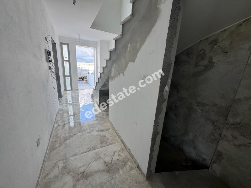 Lefkoşa Batıkent'de TÜRK KOÇANLI 3+1 Satılık İkiz Villa