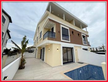 Didim Efeler Mahallesinde Satılık 3+1 Villa