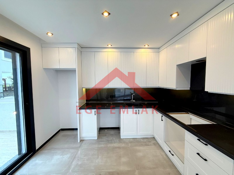 Didim Efeler Mahallesinde Satılık 3+1 Villa