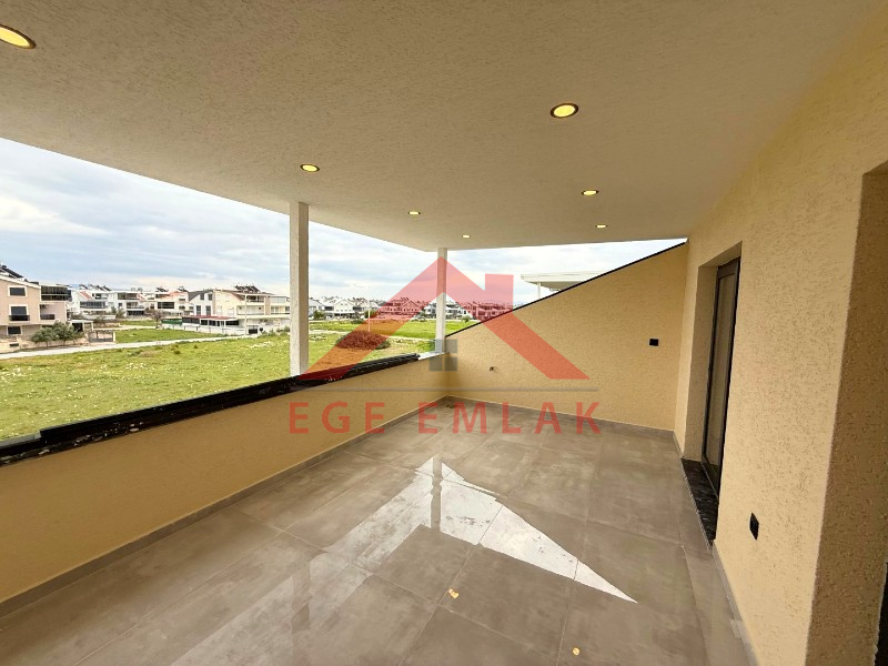 Didim Efeler Mahallesinde Satılık 3+1 Villa