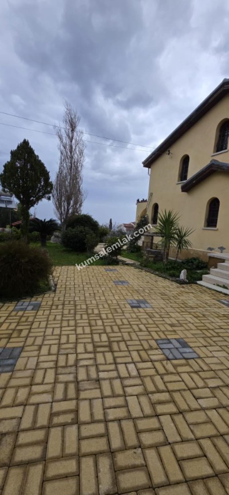 GİRNE YEŞİLTEPE'DE AİLEYE KİRALIK MÜSTAKİL EV 